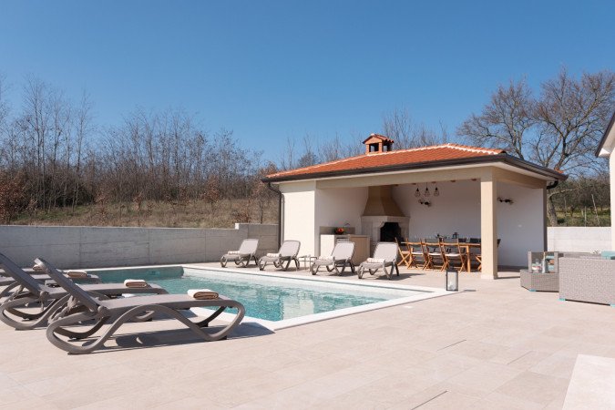 Au&szlig;en, Villa Alena Stani&scaron;i